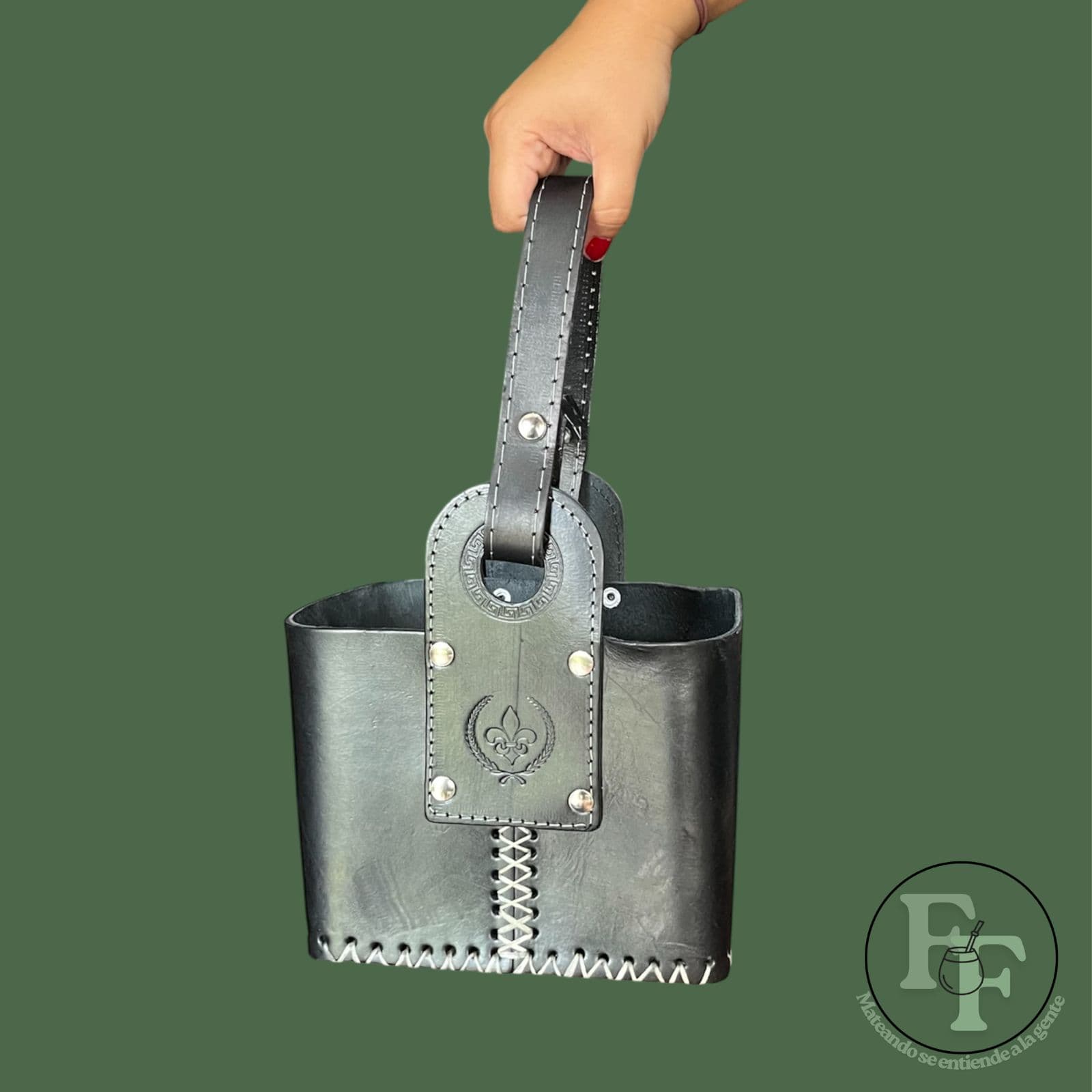 Canasta Cuadrada de Cuero